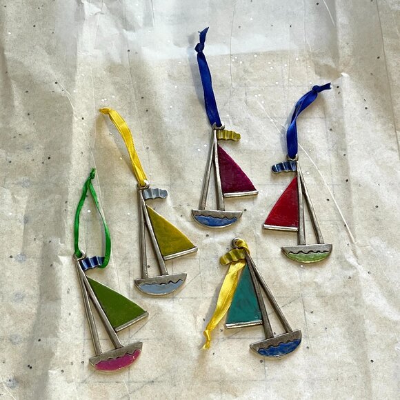 Set of 5 Silver Tone Painted Sailboat Ornaments-New! - Picture 1 of 4
